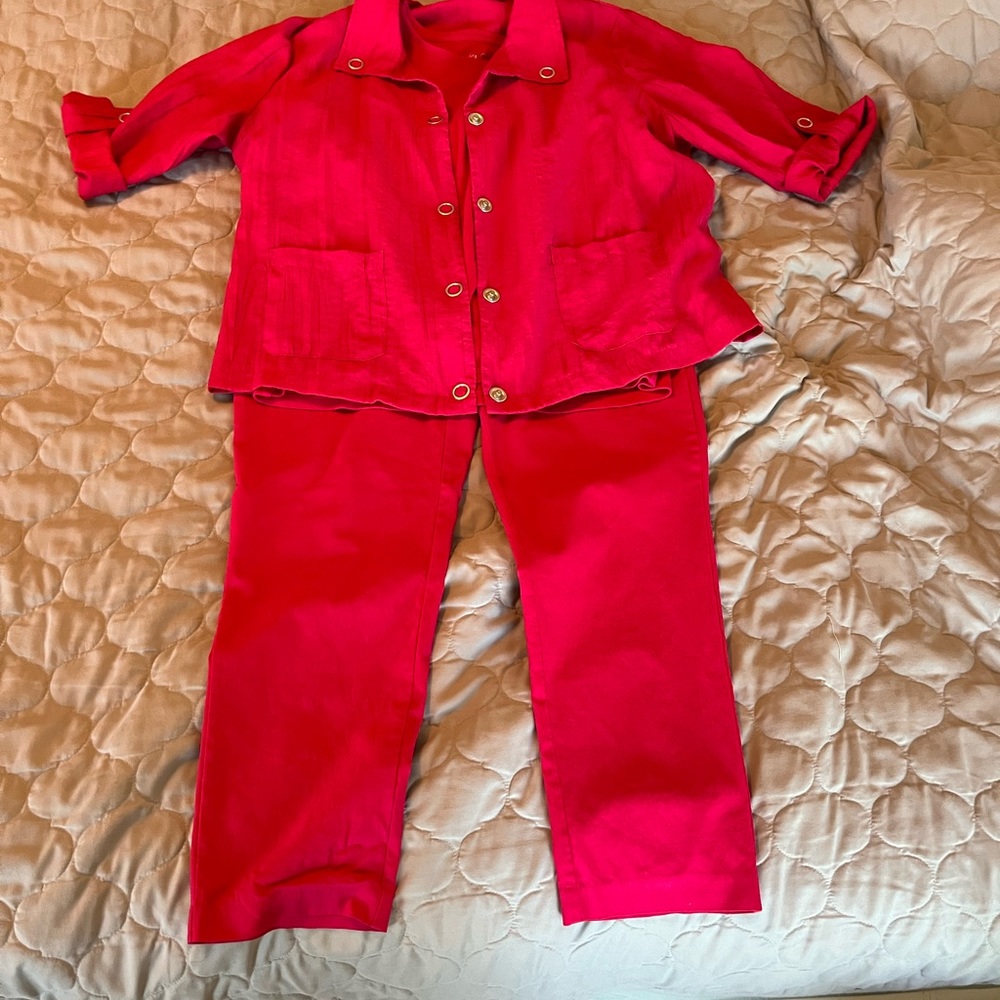 Three piece Chicos pant set in beautiful Ruby.  Perfect for spring.